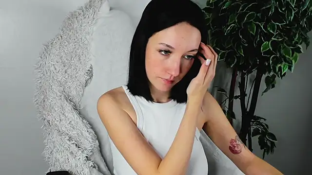 EileenMoores online show from 4, 10, 2025