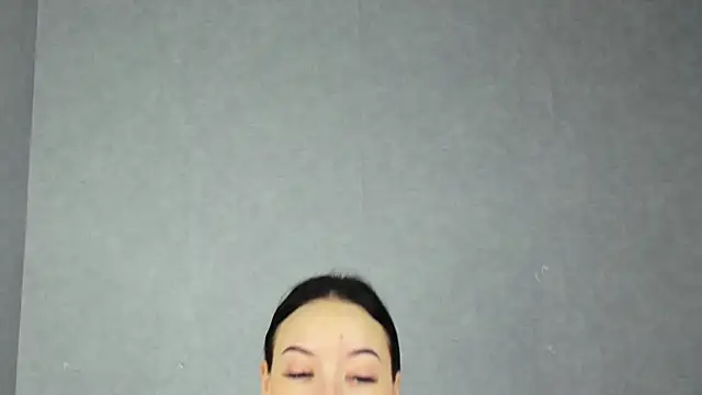 EileenMoores online show from 1, 12, 2025