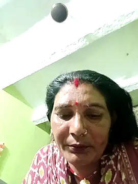 Snapshot of ZIVAA chatting on 5, 5, 2026 ZIVAA online show from 5, 5, 2026
