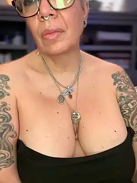 dieseldame1313 online show from 20, 3, 2026