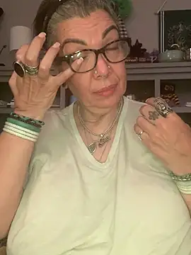 dieseldame1313 online show from 16, 4, 2026