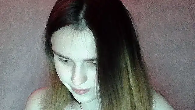 SweetLoraa online show from 13, 12, 2025