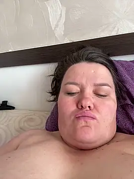 SunnyLeila2101 online show from 15, 4, 2026