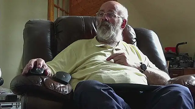 Snapshot of janzer13 chatting on 28, 5, 2026 janzer13 online show from 28, 5, 2026