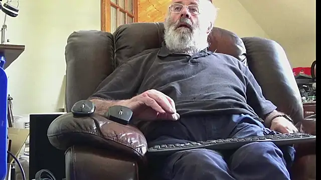Snapshot of janzer13 chatting on 24, 7, 2026 janzer13 online show from 24, 7, 2026