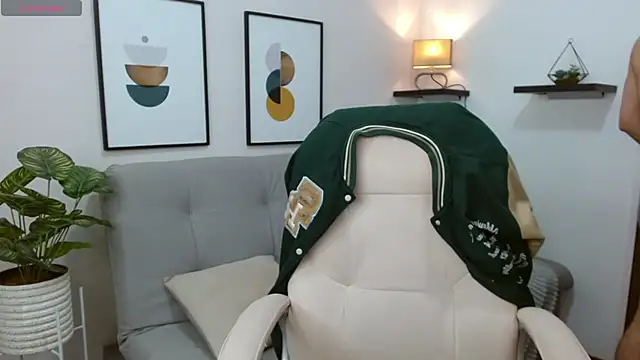   Damian    online show from 11, 10, 2025