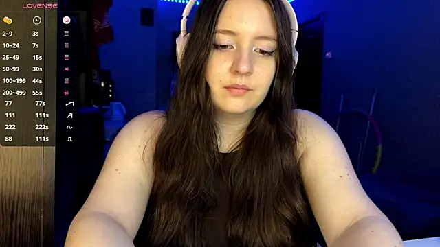 Snapshot of LauretteRagar chatting on 13, 10, 2025 LauretteRagar online show from 13, 10, 2025