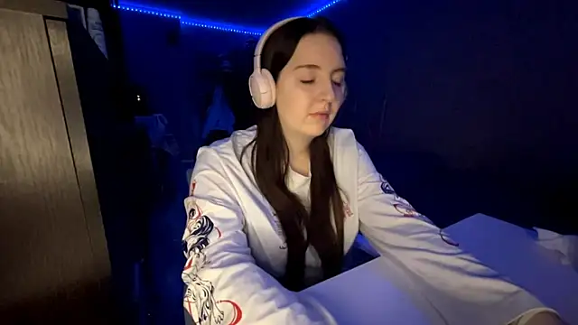 Snapshot of LauretteRagar chatting on 20, 10, 2025 LauretteRagar online show from 20, 10, 2025