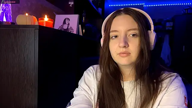 Snapshot of LauretteRagar chatting on 28, 10, 2025 LauretteRagar online show from 28, 10, 2025