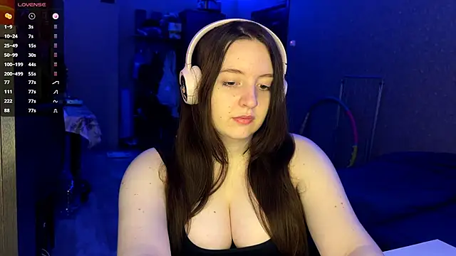 Snapshot of LauretteRagar chatting on 29, 10, 2025 LauretteRagar online show from 29, 10, 2025