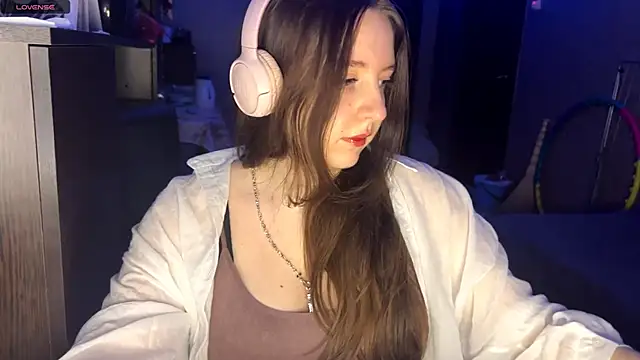 Snapshot of LauretteRagar chatting on 24, 11, 2025 LauretteRagar online show from 24, 11, 2025