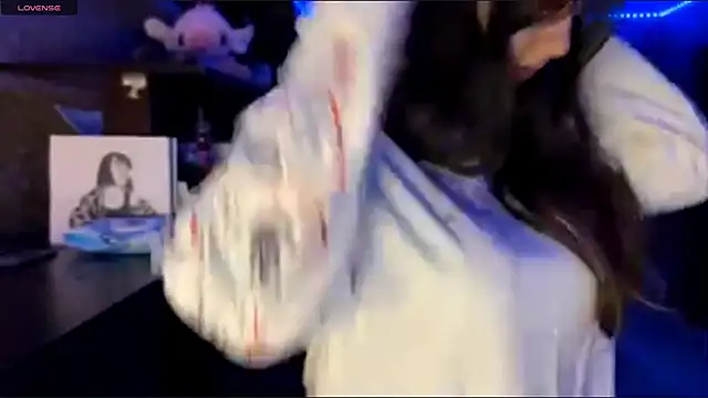 Snapshot of LauretteRagar chatting on 26, 11, 2025 LauretteRagar online show from 26, 11, 2025