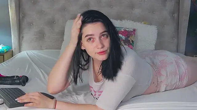 Leah Brooks online show from 19, 12, 2025