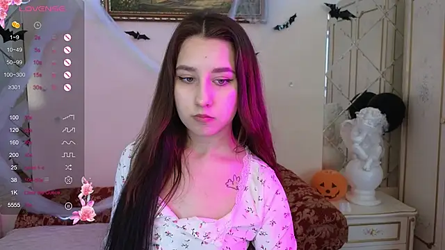 Snapshot of Eva_Maller chatting on 3, 11, 2025 Eva Maller online show from 3, 11, 2025