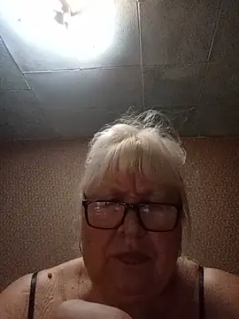 Snapshot of Alexia64231 chatting on 9, 7, 2026 Alexia64231 online show from 9, 7, 2026