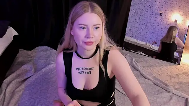 Lillie Berry online show from 19, 11, 2025