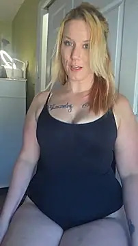 Snapshot of RhondaRump chatting on 15, 6, 2026 RhondaRump online show from 15, 6, 2026