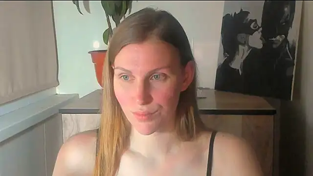 Snapshot of JuliaMuuun chatting on 8, 4, 2026 JuliaMuuun online show from 8, 4, 2026