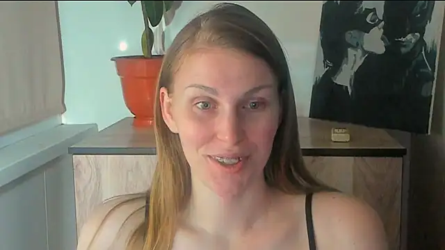 Snapshot of JuliaMuuun chatting on 16, 4, 2026 JuliaMuuun online show from 16, 4, 2026