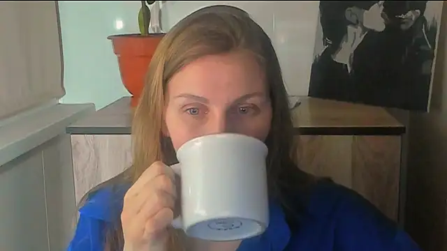 Snapshot of JuliaMuuun chatting on 19, 4, 2026 JuliaMuuun online show from 19, 4, 2026