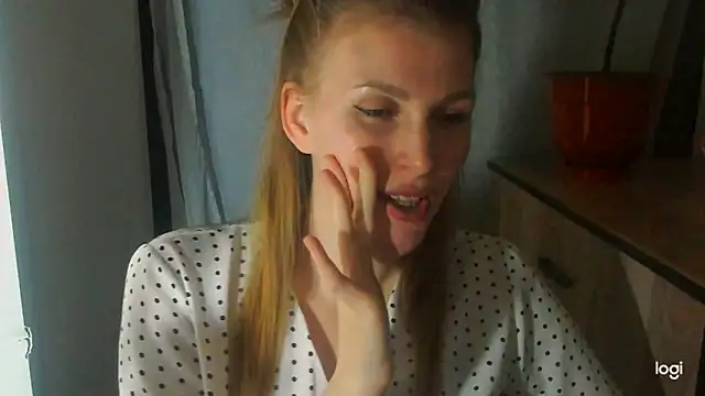JuliaMuuun online show from 5, 6, 2026