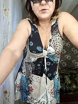 Snapshot of AliceGold5231 chatting on 17, 10, 2025 AliceGold5231 online show from 17, 10, 2025
