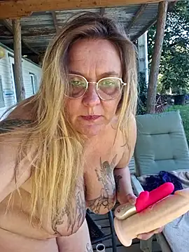 Snapshot of Misspapillon1840 chatting on 12, 10, 2025 Misspapillon1840 online show from 12, 10, 2025