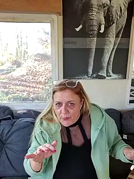 Misspapillon1840 online show from 26, 11, 2025