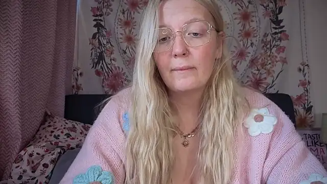 Snapshot of Daisyxoxo_ chatting on 26, 9, 2025 Daisyxoxo  online show from 26, 9, 2025