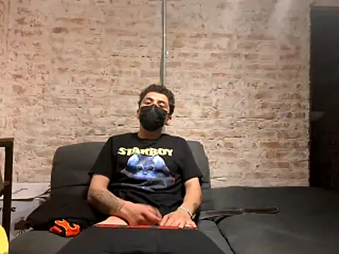 Molly Erik online show from 26, 4, 2026