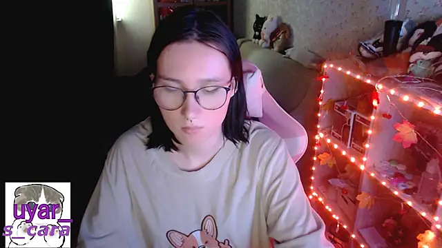 Snapshot of s_cara chatting on 23, 10, 2025 s cara online show from 23, 10, 2025