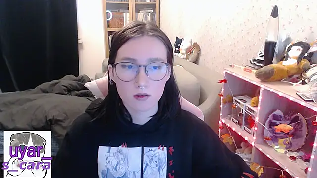 Snapshot of s_cara chatting on 10, 11, 2025 s cara online show from 10, 11, 2025