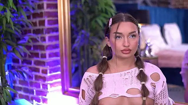 Snapshot of MillaSerene chatting on 7, 11, 2025 MillaSerene online show from 7, 11, 2025