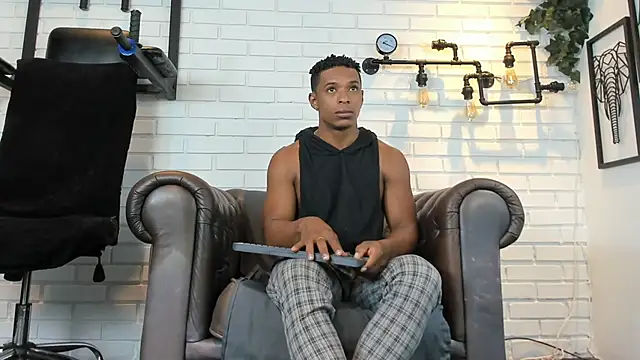 ItaloMoore online show from 15, 9, 2025