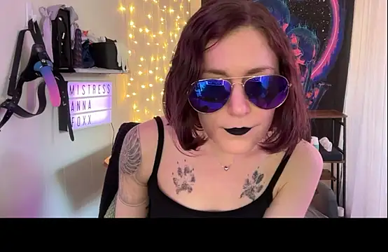 Snapshot of mistressannafoxx chatting on 11, 9, 2025 mistressannafoxx online show from 11, 9, 2025