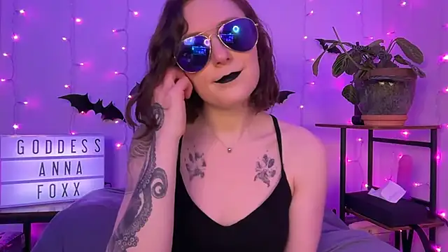 mistressannafoxx online show from 26, 11, 2025