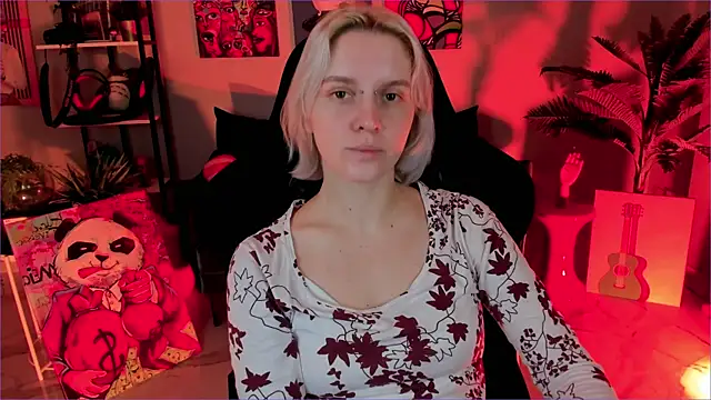 Snapshot of BethanyCloud chatting on 17, 12, 2025 BethanyCloud online show from 17, 12, 2025