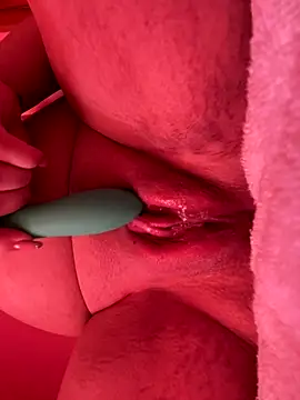 Snapshot of Celine_Seybell chatting on 23, 10, 2025 Celine Seybell online show from 23, 10, 2025