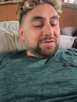 Snapshot of speakonit chatting on 4, 10, 2025 speakonit online show from 4, 10, 2025