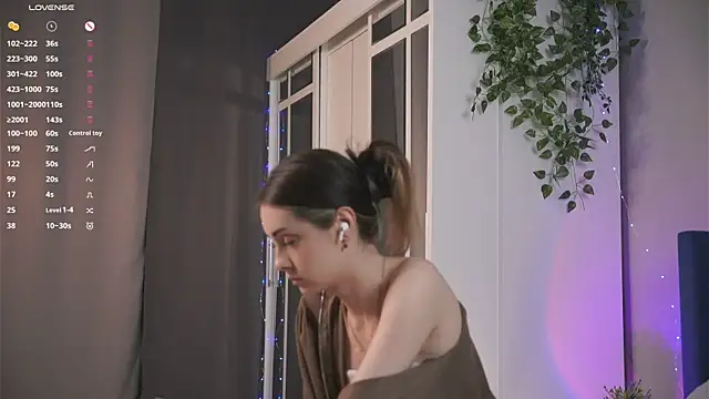 VernonKnapik online show from 15, 9, 2025