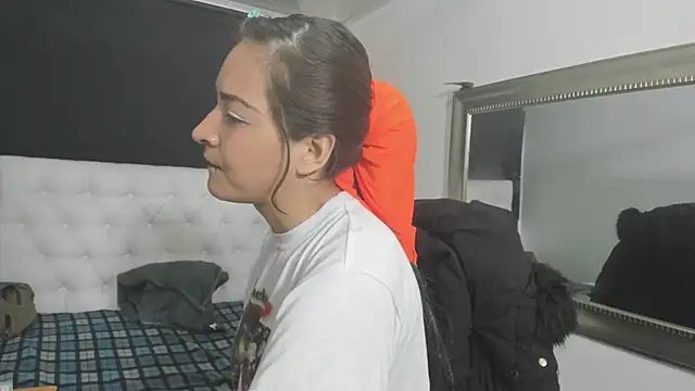 evelynesex online show from 15, 10, 2025