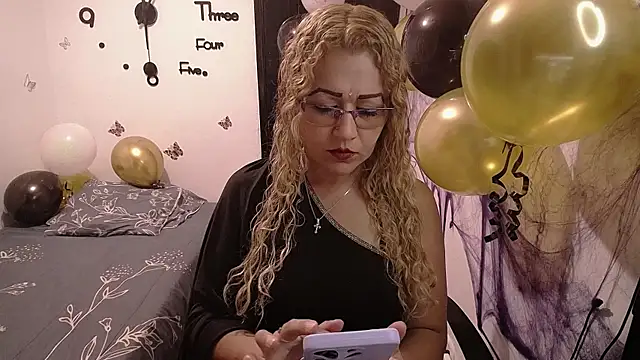 Skarleth Diaz online show from 5, 11, 2025