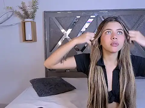 Zaira Luxe online show from 3, 12, 2025