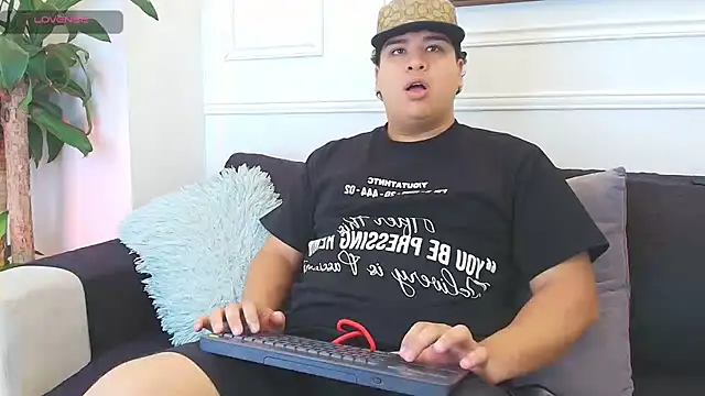 Naim Bennetsex online show from 1, 11, 2025