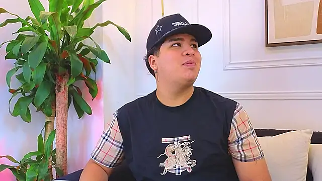 Naim Bennetsex online show from 4, 3, 2026