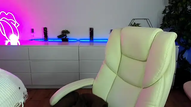 Anna Snows online show from 22, 10, 2025