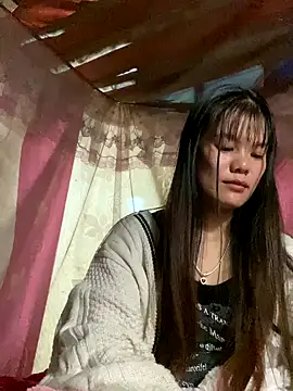 PhanHaa online show from 12, 11, 2025