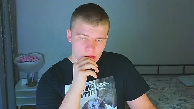 kittenmurr online show from 2, 11, 2025