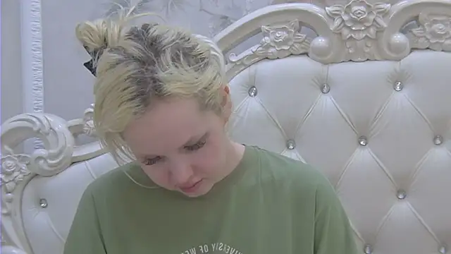 Snapshot of EllieFrosty_ chatting on 21, 6, 2026 EllieFrosty online show from 21, 6, 2026