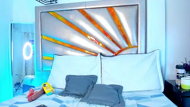 miiaStorm online show from 5, 2, 2026